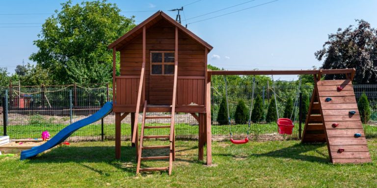 Einen Spielturm selber bauen zur Freude der Kinder
