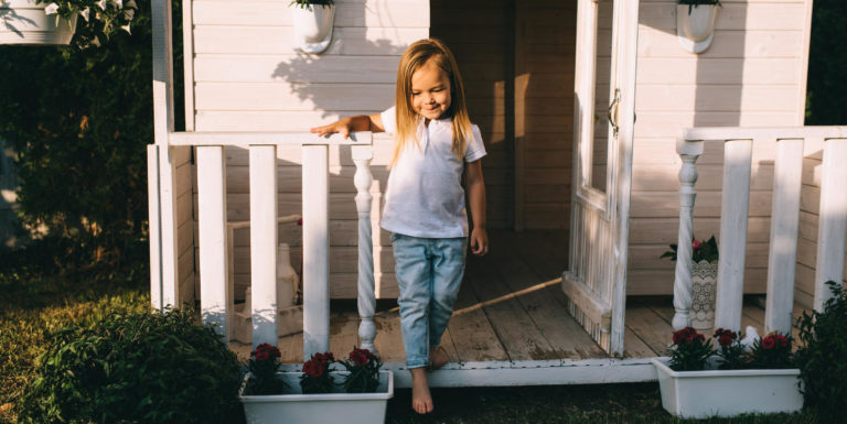 Das Kinder Gartenhaus eignet sich großartig zum zurückziehen und Spielen